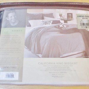 NIP! Nate Berkus California King "Oyster Bay" Bedskirt, White with Navy Stripe